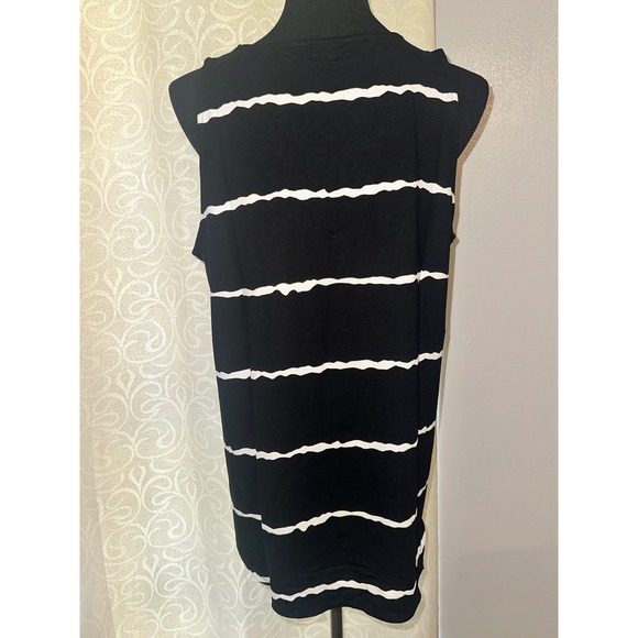 Zenana Womens Plus 1X Black White Striped Sleeveless Tank Top NEW- 1X - Picture 4 of 5